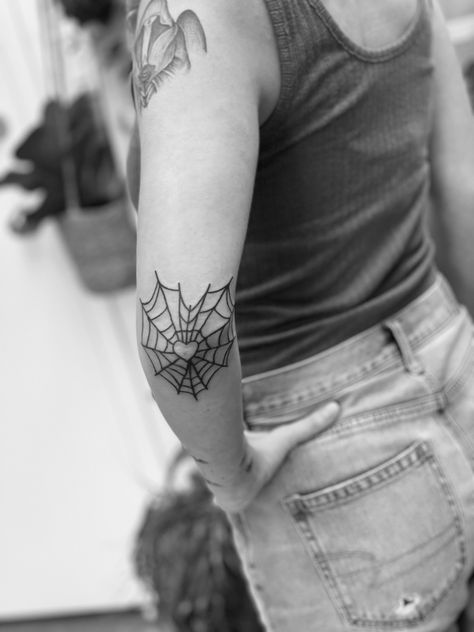 Spiderweb Elbow Tattoo Stencil, Heart Web Tattoo Elbow, Spiderweb Heart Tattoo Elbow, Spider Web Elbow Tattoos For Women, Elbow Spiderweb Tattoo, Spiderweb Elbow Tattoo Women, Cobweb Elbow Tattoo, Spiderweb Sternum Tattoo, Elbow Spider Web Tattoo