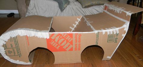 Cardboard Cars, Diy Toys Car, Car Costume, Cardboard Box Car, Carton Diy, Birthday Party Diy, Cardboard Car, Hot Wheels Party, Race Car Party