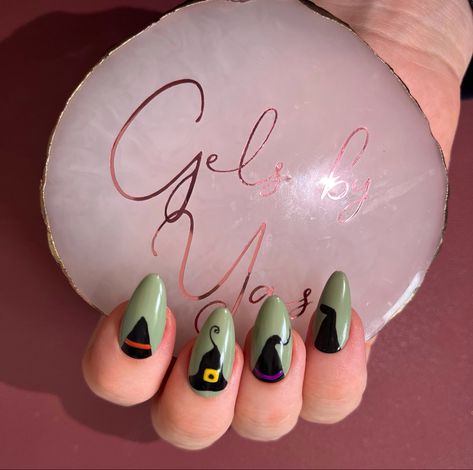 Halloween Witch Hat Nails Witch Hat Nails, Nail Art Halloween, Witch Nails, Halloween Witch Hat, Pumpkin Witch, Art Halloween, Witch Art, Shooting Star, Witch Hat