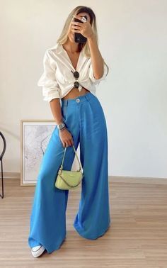 Ny Outfits Summer, Outfits Primavera 2023, Palazzo Pants Outfit Casual, Outfit Primavera 2023, Ny Outfits, Outfits Con Jeans, Outfit Primavera, Elegante Casual, Stylish Work Outfits