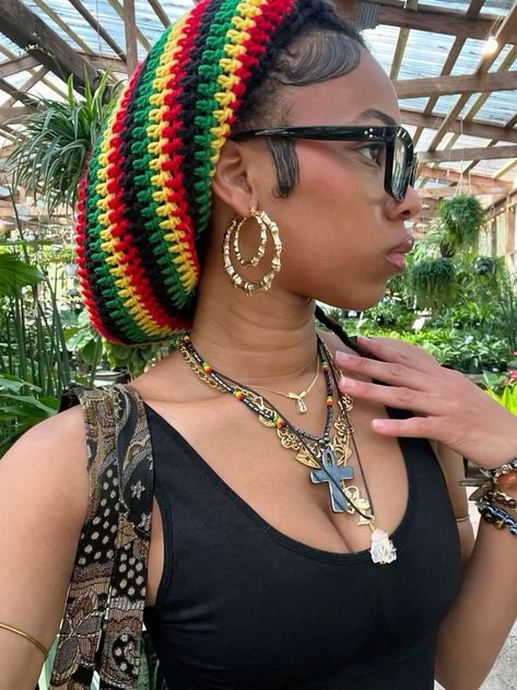 Jamaica Crochet, Loc Sock, Jamaican Crochet, Loc Accessories, Crochet Bob, Festival Hairstyles, Bandeau Au Crochet, Mode Hippie, Mode Crochet