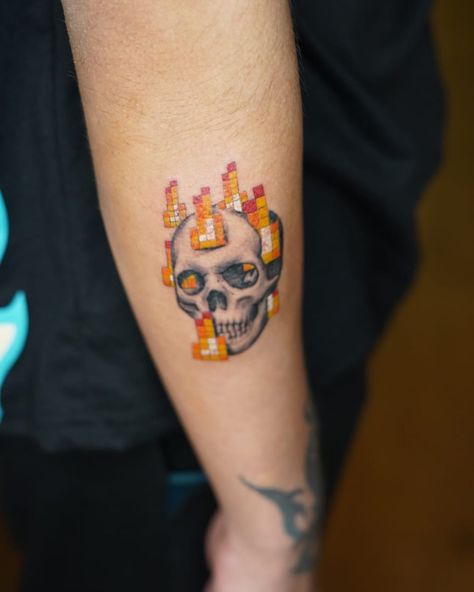 The ICONIC burning skull from Minecraft DM for a free consultation or to book your appointment today! Artist: @tattoosbylettyy [ Tattooed, tattoo studio, tattoo artist, Mumbai, juhu, India, inked, Art, tattoo ideas, Pulsatink, ghostrider, burning skull, minecraft] #pulsatink #inkwithpride #inkyourstory #mumbai #tattoostudio #explore Castle Crashers Tattoo, Minecraft Flower Tattoo, Cod Zombies Tattoo, Skull Minecraft, Minecraft Tattoo Ideas, Game Tattoo Ideas, Minecraft Tattoo, Breaking Bad Tattoo, Burning Skull