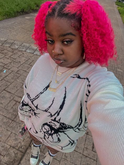 im fly thats all you need to know Neon Pink Hair Black Women, Pink Hair With Black Roots, Pink Hair Black Roots, Hot Pink Curly Hair, Yellow Hair Dye, Colorful Makeup Tutorial, Natural Ponytail, Pink Hairstyles, Pink Curls