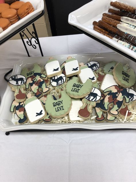 Camo / hunting theme baby shower cookies Hunting Theme Baby Shower, Hunting Baby Shower Ideas, Pineapple Baby Shower Theme, Hunting Baby Shower Theme, Duck Baby Shower Theme, Baby Shower Camo, Hunting Theme, Hunting Baby, Bear Baby Shower Theme