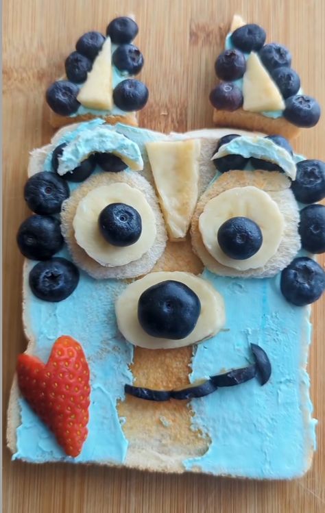 Cute Food For Kids, Easy Food Art For Kids, Food For Children, Bluey Snack Ideas, Cute Breakfast Ideas For Kids, Sandwich Ideas For Kids, Bluey Party Snacks, Fun Foods, Fun Lunch Ideas For Kids