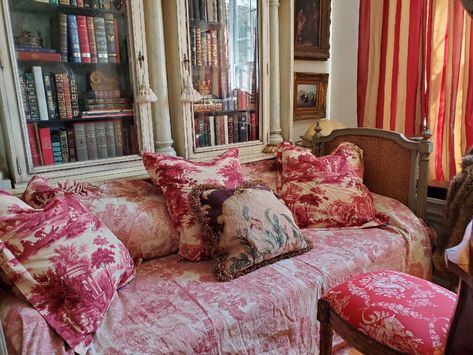 Divine Theatre Divine Theatre, Valentines Day Post, Annie Sloan Paints, Peonies Garden, Chaise Lounge, Home Projects, Red, Furniture, Home Decor