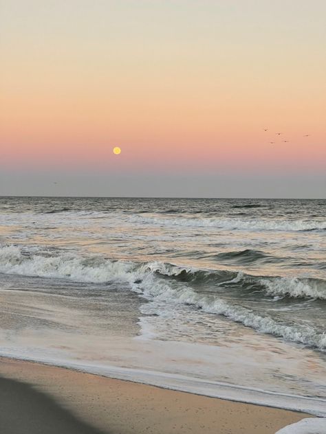 Aesthetic Beach Sunset Pictures, Soft Beach Wallpaper, The Beach Sunset Aesthetic, Aesthetic Beach Sunset, Moon Sunset, Seaside Sunset Aesthetic, Orange Moon, Waves Beach, Goals Inspiration