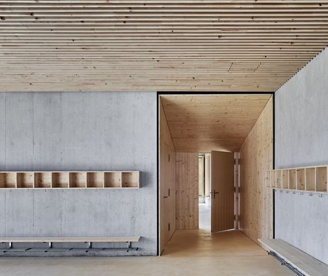 Architecture Extension, Kindergarten Architecture, Boutique Fitness, Interior Design Colleges, Commercial And Office Architecture, Wood And Concrete, School Interior, Sacred Architecture, Cultural Architecture