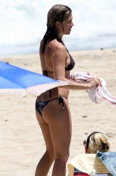 jennifer-aniston1 Vanessa Hudgens Body, Vanessa Hudgens And Austin Butler, Jennifer Aniston Hot, Vanessa Hudgens, Jennifer Aniston, Brad Pitt, The Duff, Celebrity Pictures, Favorite Celebrities