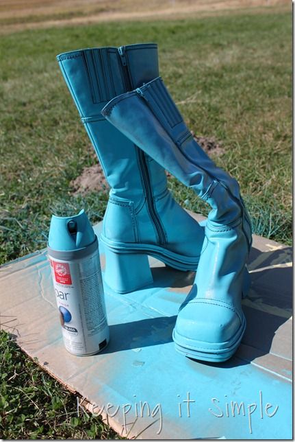 spray painted boots Spray Paint Cowboy Boots, Hand Painted Boots Diy, Painting Boots Diy, Spray Paint Boots, Spray Paint Shoes, 70's Costume, Everything Diy, Upcycle Shoes, Colorful Boots