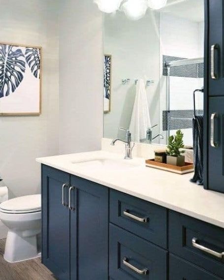 Painted Bathroom Vanity, Blue Bathroom Ideas, Dark Blue Bathrooms, Condo Kitchen Remodel, Navy Blue Bathrooms, Navy Bathroom, Top Bathroom Design, Navy Blue Decor, Beautiful Bathroom Decor