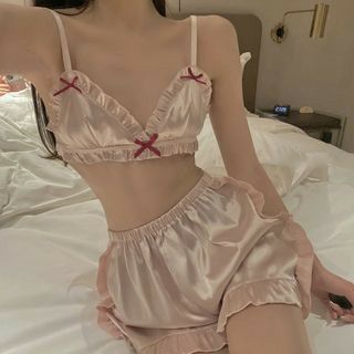 100 Squats A Day, Satin Bralette, Asian Cosplay, Christmas Outfit Ideas, Cute Pajama Sets, Fashion Top Outfits, Transition Outfits, Dress Aesthetic, Pretty Prom Dresses