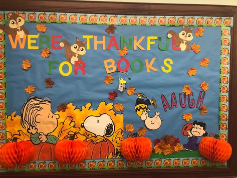 School Library Bulletin Boards For Fall, Thankful For Books Bulletin Board, Library Thanksgiving Bulletin Boards, November Displays Library, Fall Reading Bulletin Boards Elementary, Fall Book Bulletin Board, Thanksgiving Library Bulletin Boards, November Library Bulletin Boards, Thanksgiving Library Displays