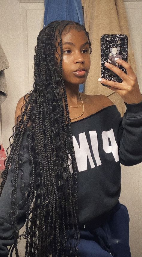 Bobo Braid Hairstyles Natural, Bobo Braid Hairstyles, Romani Braids, Box Braids Medium Length, Medium Hair Braids, Iphone Deals, Bohemian Braids, Goddess Braids Hairstyles, Box Braids Hairstyles For Black Women