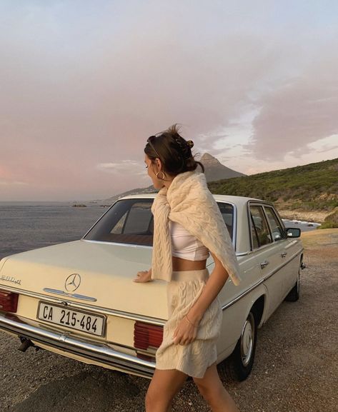 Filmy Vintage, Beachy Hair, Emma Rose, Classy Girl, Mode Inspo, 인물 사진, Aesthetic Outfits, Minimalist Fashion, The Ocean