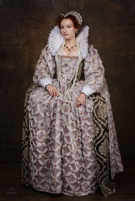 Elizabethan Era Fashion, Elizabethan Gown, Elizabethan Clothing, Elizabethan Dress, Elizabethan Fashion, Tudor Costumes, Elizabethan Era, Silver Cocktail Dress, Era Fashion