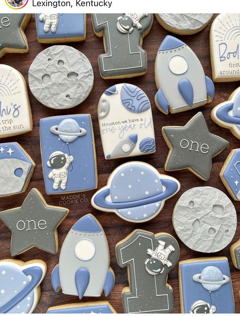 Birthday Cookie Ideas, Space Cookies, Outer Space Baby Shower, Single Cookie, Moon Cookies, First Birthday Cookies, Baby First Birthday Themes, Blue Desserts, Iced Sugar Cookies