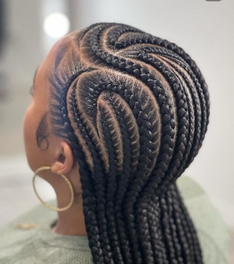 Push Back Cornrows, Lines Hairstyles African, Braids Lines Hairstyles, Lines Hairstyles, Straight Back Styles, Cornrows With Beads, Hair Braid Designs, Cornrows Braids For Black Women, Short Box Braids Hairstyles