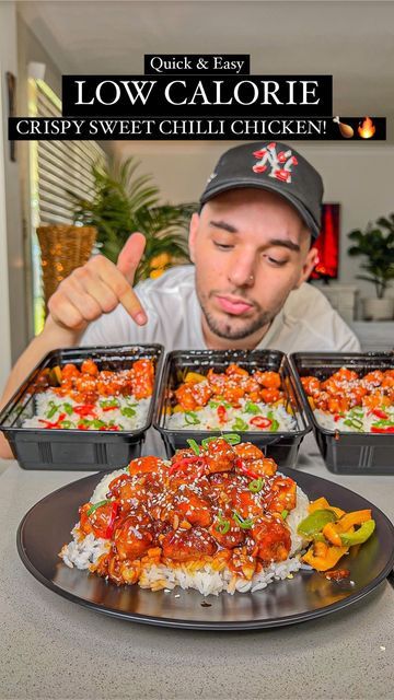 AUSSIE FITNESS 🇦🇺💪🏼 | Dez on Instagram: "QUICK & EASY SWEET CHILLI CHICKEN! Low Calorie & High Protein💪🏼🔥 (Per Serve - 5 Servings Total / Including Rice) 399 Calories 47gC / 4gF / 39gP (Per Serve - 5 Servings Total / Chicken Only) 221 Calories 9gC / 4gF / 35gP Ingredients 👇🏼 - 600g Diced Chicken Breast - 25g Cornflour - Smoked Paprika, Salt & Pepper - 35ml Light Soy Sauce (Brand: Ayam) - 60g Light Sweet Chilli Sauce (Brand: Ayam) - 35g Sriracha (can be replaced for low sugar ketchup) - Jalalsamfit Recipes, Aussie Fitness Recipes, Sweet Chilli Chicken Recipe, Aussie Fitness, Low Calorie Chicken Recipes, Sauce Brand, Cooked White Rice, Chilli Chicken Recipe, Sweet Chilli Chicken