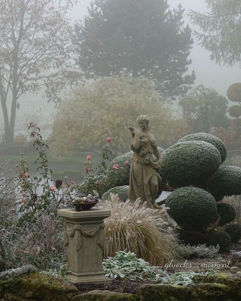 Statue Garden Aesthetic, Mysterious Aesthetic, Statue Aesthetic, My Secret Garden, Goth Garden, European Garden, Dance Project, Victorian Garden, Garden Designer