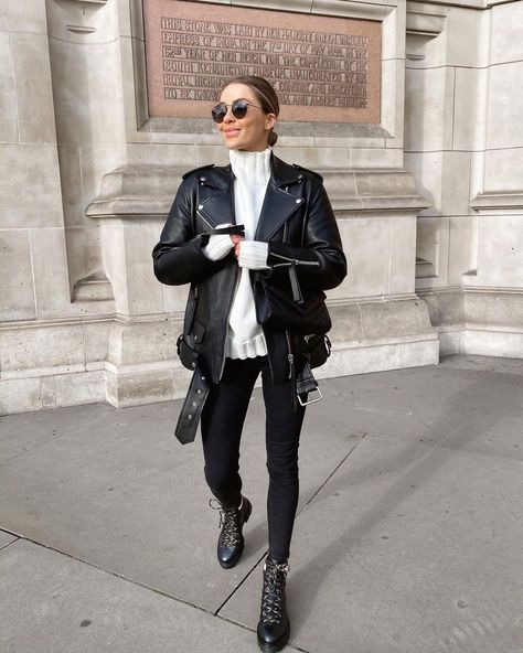 Outfit With Leather Jacket, Back To School Outfits Ideas, Nadia Anya, School Outfits Ideas, School Jeans, Christian Dior Designer, School Shorts, School Skirt, Leather Jacket Outfits