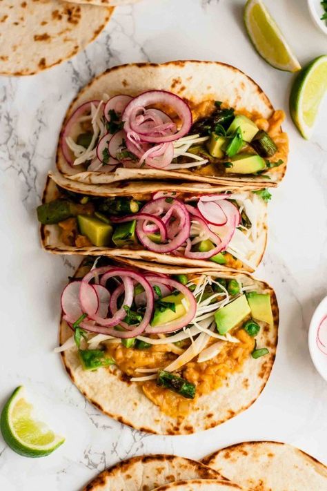 Cannellini Beans Recipes, Vegan Tacos Recipes, Spring Veggies, Frijoles Refritos, Healthy Tacos, Vegan Tacos, Cannellini Beans, Vegetarian Meals, Asparagus Recipe