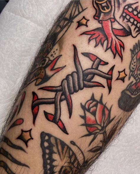 Traditional Arm Filler Tattoo, Traditional Knee Frame Tattoo, Old School Tattoo Gap Fillers, Smaller Traditional Tattoos, American Traditional Ideas, Matching Tattoos American Traditional, Small Filler Tattoo Ideas Traditional, Traditional Americana Tattoo, Traditional Banger Tattoos