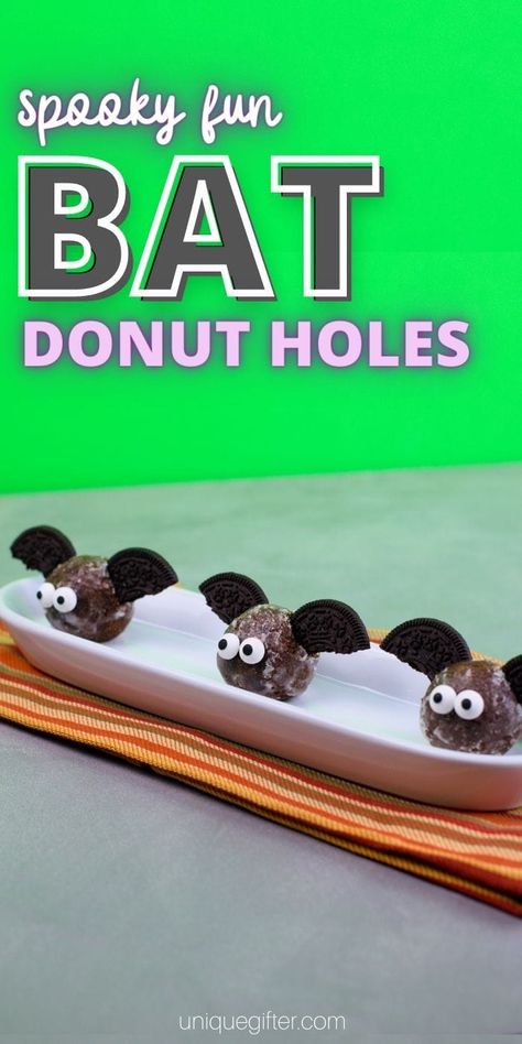 Donut Hole Halloween Treats, Bat Treats For Kids, Bat Charcuterie Board, Halloween Bat Food Ideas, Halloween Snack Preschool, Bat Themed Snacks, Halloween School Snacks For Kindergarten, Halloween Donut Holes, Halloween Lunch Snacks