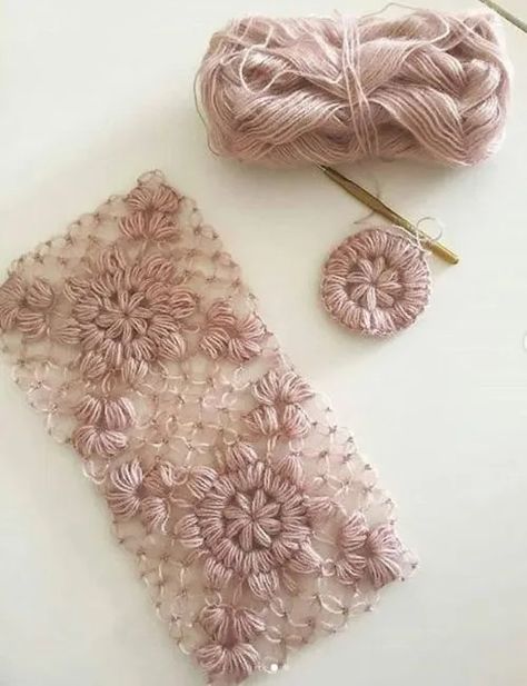 Lace Crochet Pattern, Crochet Rose Pattern, Haken Baby, Crochet Fabric, Crochet Fashion Patterns, Crochet Square Patterns, Crochet Rose, Crochet Motifs, Diy Crochet Projects