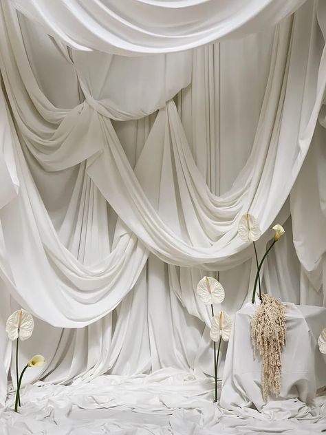 White Drapes Wedding, Fabric Draping Wedding, Fabric Backdrop Wedding, Draped Backdrop, Draping Backdrop, Flower Wedding Ideas, Sheer Backdrop, Wooden Arches, Dreamy Effect