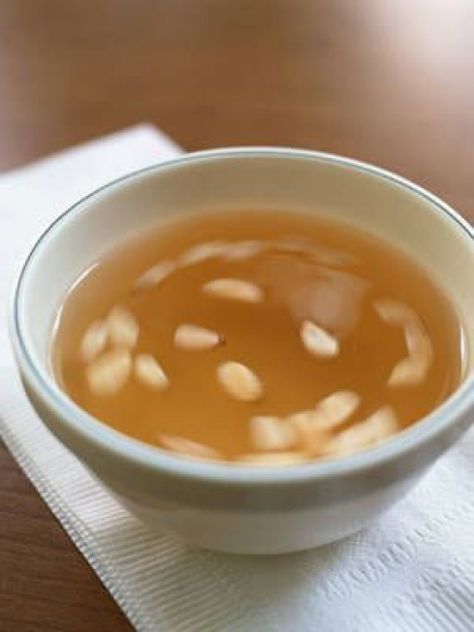 Ginger Tea Turns out your abs like it spicy. A Columbia University study found that ginger tea acts as an appetite suppressant. Mix a quarter teaspoon of the dried herb into a mug of hot water. #detoxsoup Best Liquid Diet, Full Liquid Diet, Liquid Diet Recipes, Clear Liquid Diet, Appetite Suppressants, Bariatric Friendly Recipes, Bariatric Diet, Sleeve Surgery, Liquid Diet