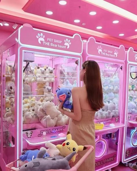 Claw Machine Hacks, Claw Game, Machine Logo, Crane Machine, Crane Game, Pink Games, 28th Birthday, Claw Machine, Cute Friend Photos