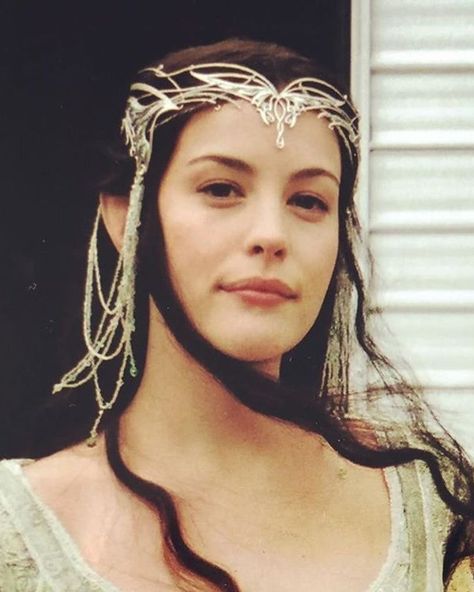 Lotr Jewelry, Elven Princess, Medieval Hairstyles, Elven Jewelry, Ren Fair, Liv Tyler, Fantasias Halloween, Head Piece, The Lord Of The Rings