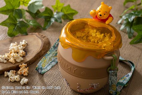 Disneyland Popcorn, Winnie The Pooh Honey Pot, Pooh Honey Pot, Disney Popcorn Bucket, Bucket Gifts, Winnie The Pooh Honey, Green Cosmetics, Popcorn Bucket, Tokyo Disney