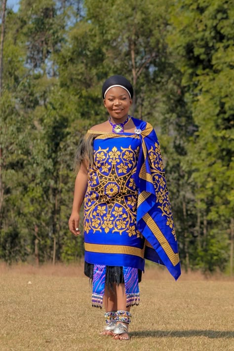 Tanzania Traditional Clothes, Swazi Traditional Attire Women, Swati Traditional Attire Women, Tanzania Dress, Swati Traditional Attire, Swazi Traditional Attire, Zulu Bride, Native Outfits, African Traditional Wear