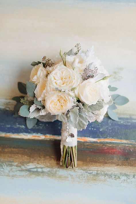 Beach Wedding Flowers Bouquet, Beach Bouquet, Wedding Locations California, Laguna Beach Wedding, Beach Wedding Locations, Beach Wedding White, Vowel Renewal, Beach Wedding Centerpieces, Beach Theme Wedding Invitations