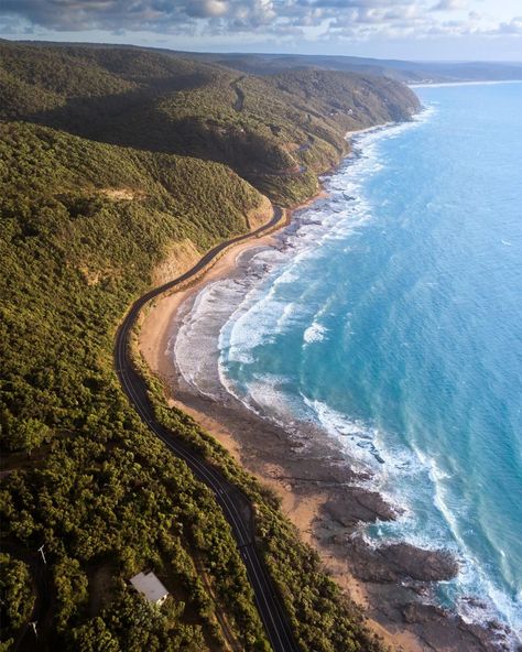 Great Ocean Road Australia, Ocean Road Australia, Ocean Travel, Southern Ocean, Nature Tour, Great Ocean Road, Photography Landscape, Summer Road Trip, Travel Sites