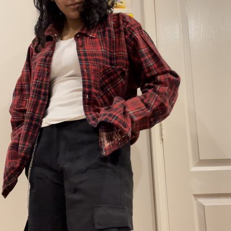 outfit, flannel shirt, flannel, flannel outfit, ootd, fit check, tomboy style, tank top, tank top outfit, cargo pants, cargo pant outfit, boyish outfit, outfit inspo, style inspo, androgynous, andro fits Tomboy Flannel Outfits, Burgundy Flannel Outfit, Flannel With Tank Top Outfit, Women Button Up Shirt Outfit, Tank Top And Flannel Outfits, Flannel Top Outfit, Punk Flannel Outfits, Red Flannel Outfit Aesthetic, Red Flannel Outfits