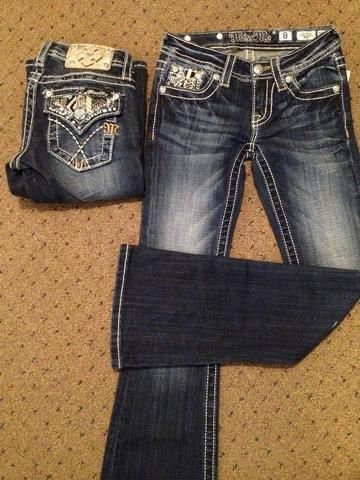 Flare Jeans With Diamonds, Boots For Vaqueras, Mexican Bootcut Jeans, Back Jeans Pocket, Where To Buy Bootcut Jeans, Vaquera Jeans Outfit, Mexican Bootcut Jeans Outfit, Miss Me Jeans Bootcut, Cute Boot Cut Jeans