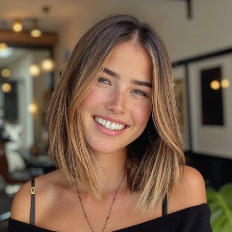 Brown Bob Caramel Highlights, Lob Haircut Straight Thick Hair, Medium Brown Hair Partial Highlights, Lob Haircut And Color, Brunette Blonde Streaks, Short Partial Balayage, Lob Haircut With Balayage, Long Bob Balayage Straight, Straight Hair No Styling