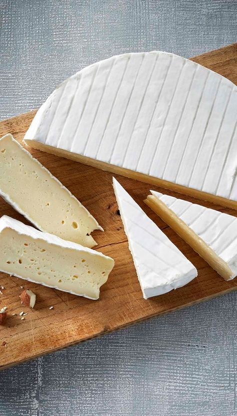 Brie | Everything you need to know about Brie cheese | Castello | Castello Different Types Of Cheese, Brie Cheese Recipes, Cheese Recipes Homemade, Cheese Making Recipes, Goat Milk Recipes, Cheese At Home, Diy Cheese, Preserve Food, Brie Recipes