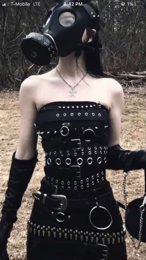 Multiple Belts Outfit, Multiple Belts, Goth Outfit Inspo, Goth Fits, Badass Outfit, Girl Punk, Goth Fashion Punk, Future Style, Metal Fashion