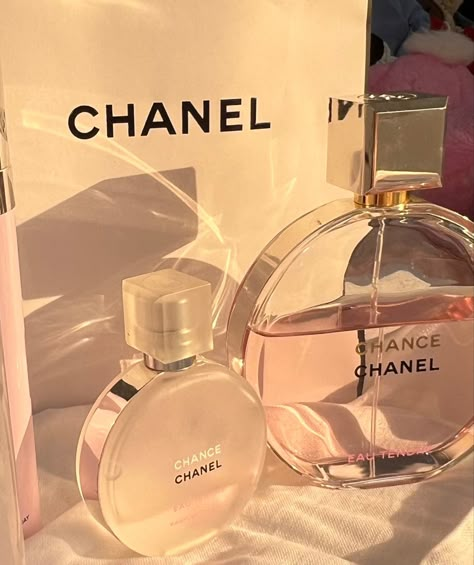 Chanel Best Designer Bags, Replica Designer Handbags, Perfume Lover, Pink Chanel, Designer Belts, Dolce E Gabbana, Perfume Collection, Blush Makeup, Replica Handbags