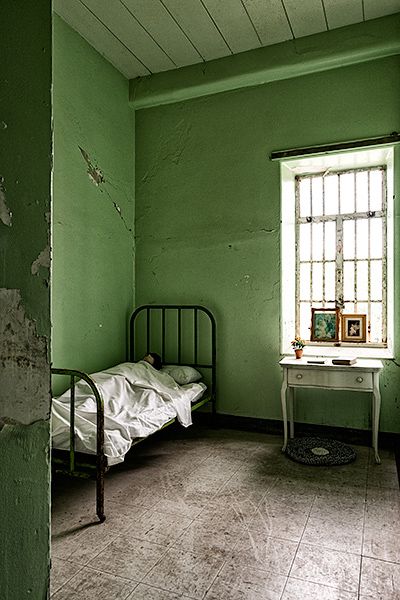 #TransAlleghenyLunaticAsylum #mentallyill #historicbuildings #kirkbride #westvirginia Asylum Room, Bloxburg Asylum, Mental Asylum Room, Asylum Photos, Asylum Aesthetic, Hospital Room Design, Victorian Asylum Aesthetic, Mental Institution Room, The Asylum