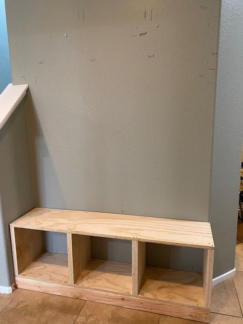 DIY Mudroom Built In/Hall Tree with a Bench & Drawers When we moved into our home (going on 4 years ago now) I had a vision for this little wall from the start. I knew I wanted a "mudroom" but being in California those don't exist, new builds are starting to incorporate them but not to the grandness of those beautiful country homes gracing our feeds lately. If you are looking for that craftsman/farmhouse charm of a place to hang your coat or sit down to put your shoes on and lack… Built In Hall Tree, Built In Entryway, Beautiful Country Homes, Bench Drawers, Tin Wainscoting, Mudroom Cubbies, Diy Pantry Organization, Corbel Shelf, Plywood Edge