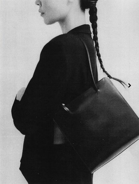 Smart Girl Aesthetic, Dark Academia Fall, 90s Minimalism, Elegant Handbags, Smart Girl, Aesthetic Dark Academia, Oui Oui, Cat Girl, 로고 디자인