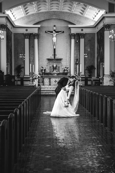 Bride And Groom At Alter, Bride And Groom Praying, Ceremony Shots, Bride And Groom Altar Photos, Groom Holding Bride Photo, Small Church Weddings, Catholic Wedding Photography, Church Wedding Photos, Church Wedding Photography