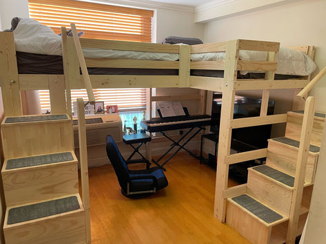 You can also make it by using two lofts and have a large open area underneath for desks, shelves or a large play or reading area. Another popular option are two lofts with one side being a bed and the other side used as a reading nook with lots of open space underneath. L Shape Loft Bed Kids Rooms, Sharing Small Bedroom, Shared Boys Room With Desks, L Shaped Bunk Beds With Desk, L Shaped Bunk Beds Space Saving, Loft Bed Layout Ideas, L Shped Loft Bed Bedroom, L Shaped Loft Beds For Kids Hanging, L Shaped Beds