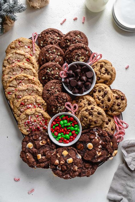 Be the hostess with the mostest this holiday season with an epic Christmas cookie platter! They are so easy to put together and always a fun and creative way to share holiday treats with family and friends. Learn all the tips and tricks you need take your entertaining skills to the next level with a Christmas cookie platter. Christmas Cookies Platter, Cookies Platter, Gluten Free Pumpkin Bars, King Arthur Gluten Free, Gluten Free Christmas Cookies, Platter Ideas, Cookie Platter, Christmas Platter, Snack Platter