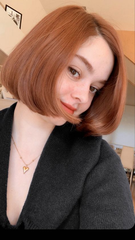 Short Copper Hair, Pretty Red Hair, Hair Dye Tips, Red Hair Inspo, Ginger Hair Color, Haircuts For Wavy Hair, Peinados Fáciles Para Cabello Corto, Haircuts Straight Hair, Short Hair Color